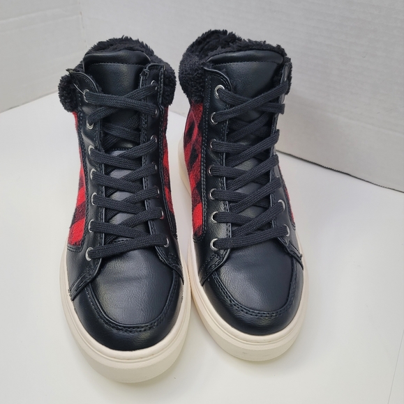 Marc Fisher Fellow Buffalo Plaid & Faux Fur Hi-top sneakers size 6.5 - Picture 2 of 12
